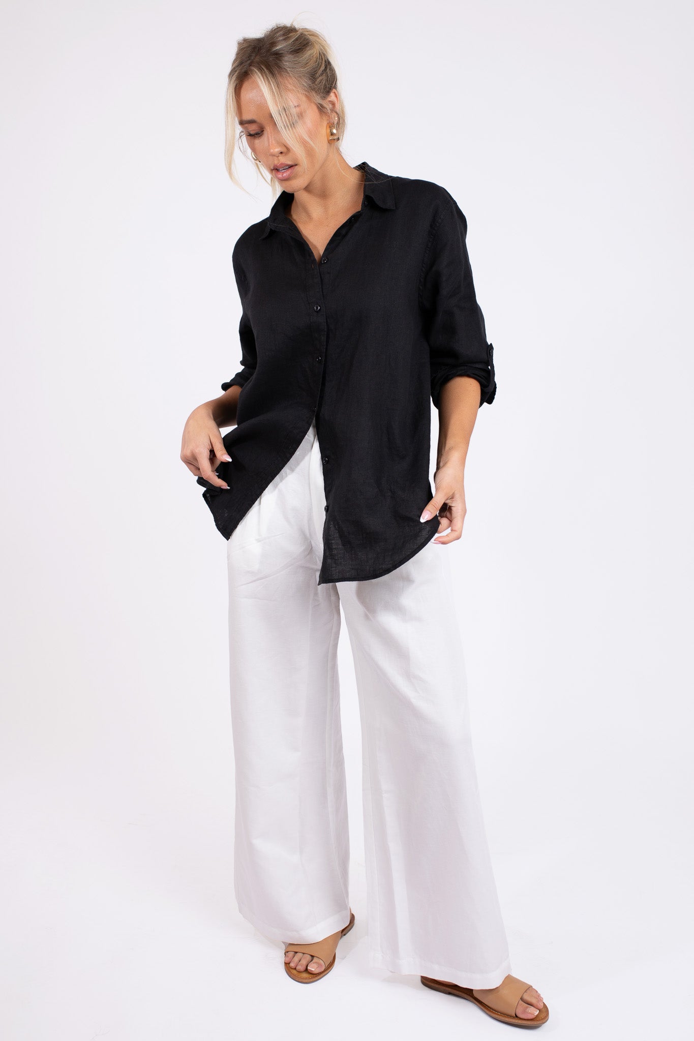 Model wearing Hut Clothing Black No Pocket Boyfriend Linen Shirt